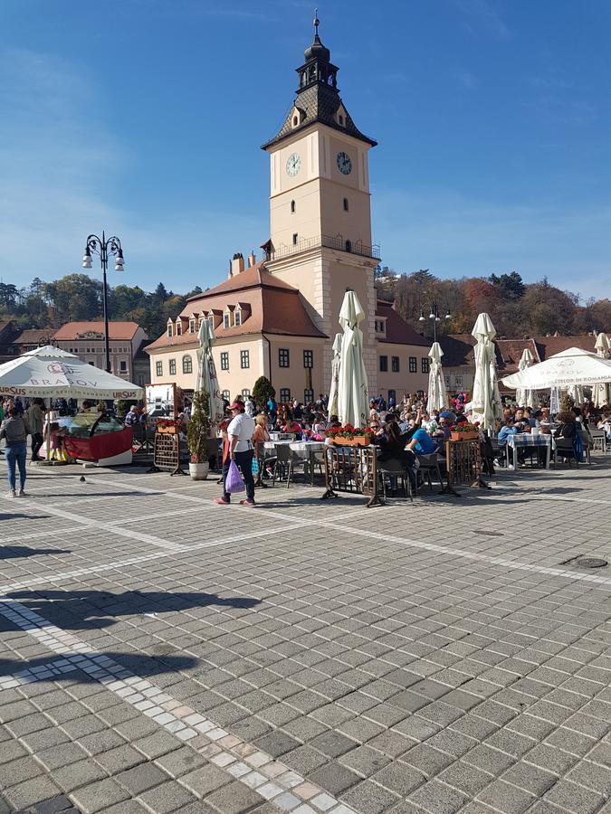Luky10 Appartement Braşov Buitenkant foto