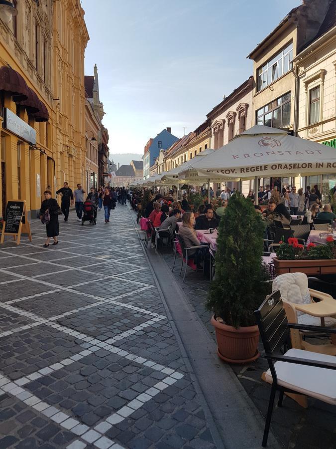 Luky10 Appartement Braşov Buitenkant foto